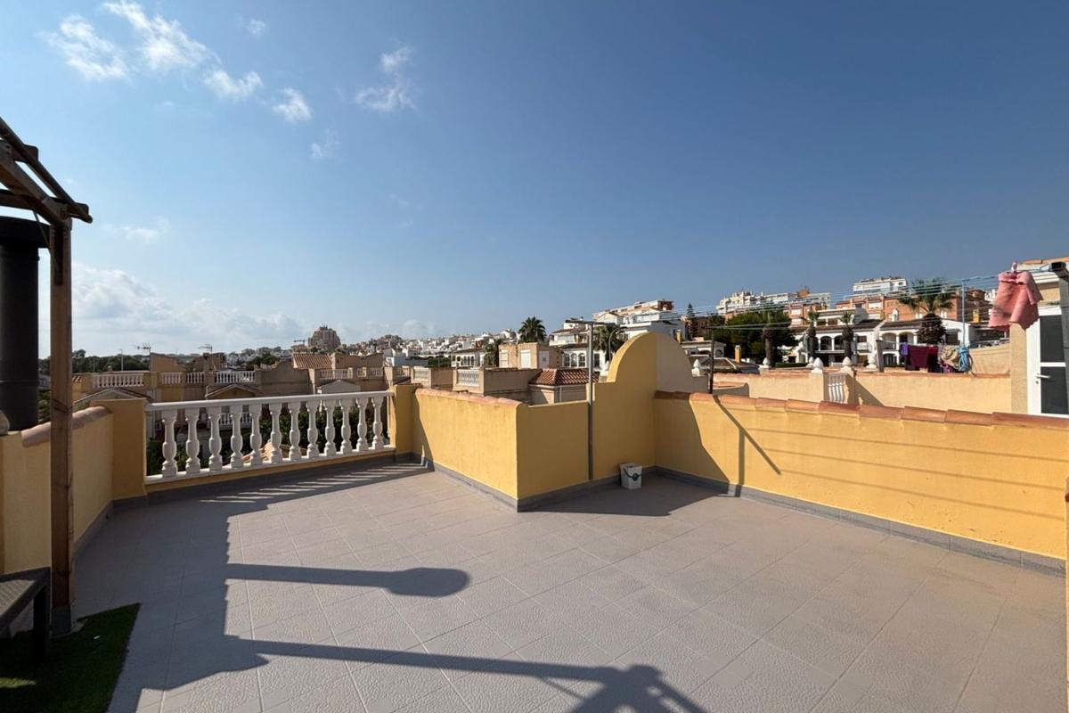 Venta de chalet independiente en Chalet pareado en Torreblanca, Torrevieja, Torrevieja
photo 4