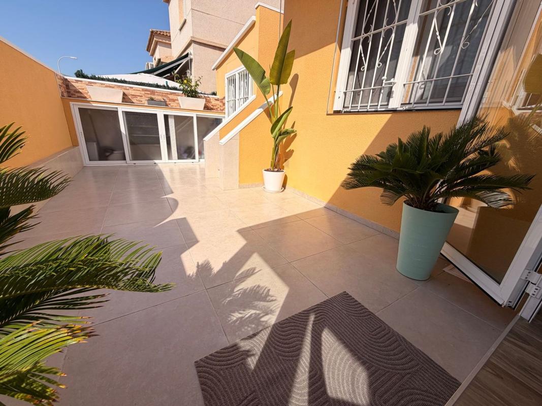 Venta de chalet adosado en Chalet adosado en Calle Peña De Francia s/n, Los Balcones - Los Altos del Edén, Torrevieja , Torrevieja photo 3