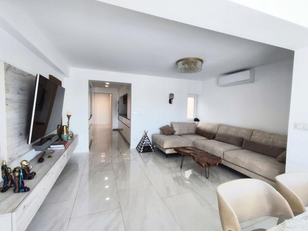 Продажа квартиры на Piso en Calle Ramón Gallud, 59, Centro - Muelle Pesquero, Torrevieja, Торревьеха
thumbnail 3