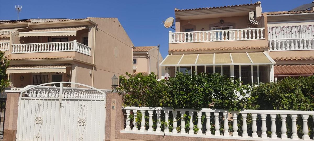 Sprzedaż szeregowego domku w Chalet adosado en Urbanización los Altos, 13 r, Los Balcones - Los Altos del Edén, Torrevieja , Torrevieja photo 4
