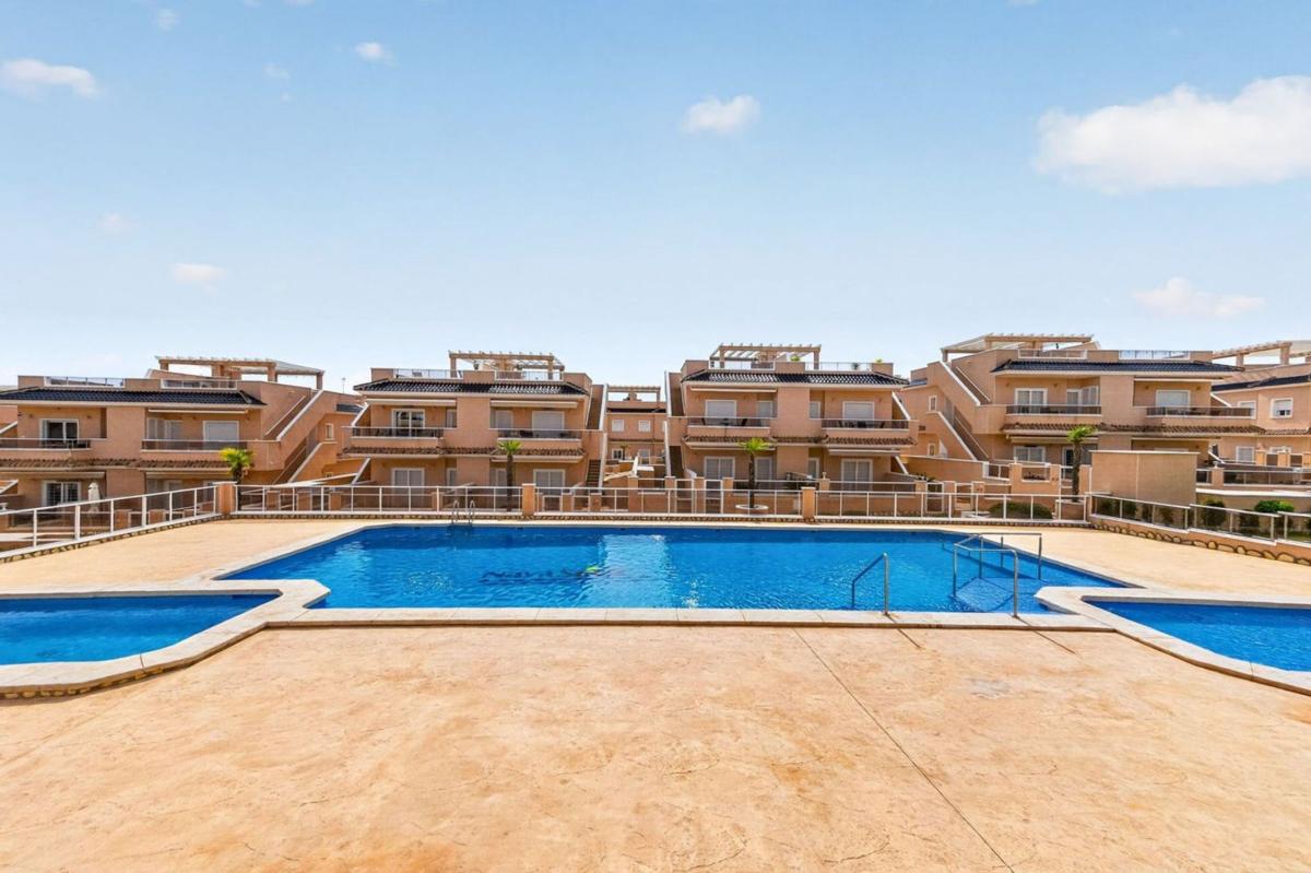 Sprzedaż mieszkania w Piso en Calle Escorpiones, Los Balcones - Los Altos del Edén, Torrevieja, Torrevieja
photo 1