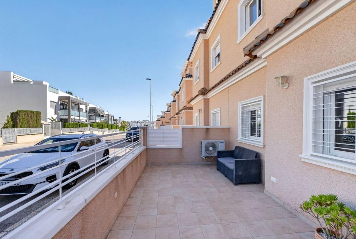 Sprzedaż mieszkania w Piso en Calle Escorpiones, Los Balcones - Los Altos del Edén, Torrevieja, Torrevieja
photo 3