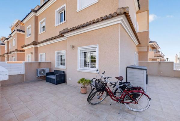 Piso en venta en Piso en Calle Escorpiones, Los Balcones - Los Altos del Edén, Torrevieja, Torrevieja photo 4