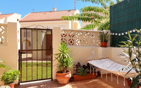 Chalet adosado en Avenida Urbanización Brisas del Faro, 41, Gran Vista-Olivo de Oro, Gran Alacant photo 1