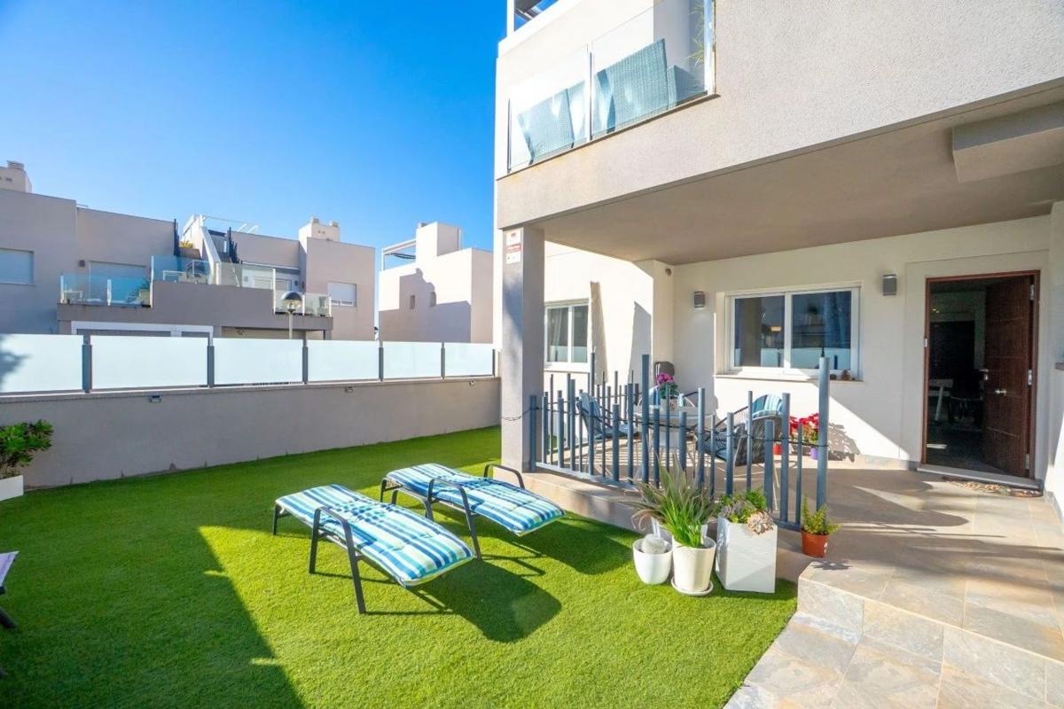 Venta de piso en Piso en Parque Acuático - Sector 25, Torrevieja, Torrevieja
photo 3