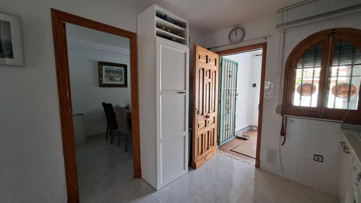 Sprzedaż szeregowego domku w Chalet adosado en Calle Minerva, Torreblanca, Torrevieja , Torrevieja photo 5