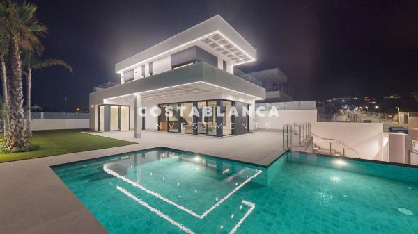 Chalet independiente en venta en Casa o chalet en Calle Praga, Golf Bahía, Finestrat, Finestrat thumbnail 1