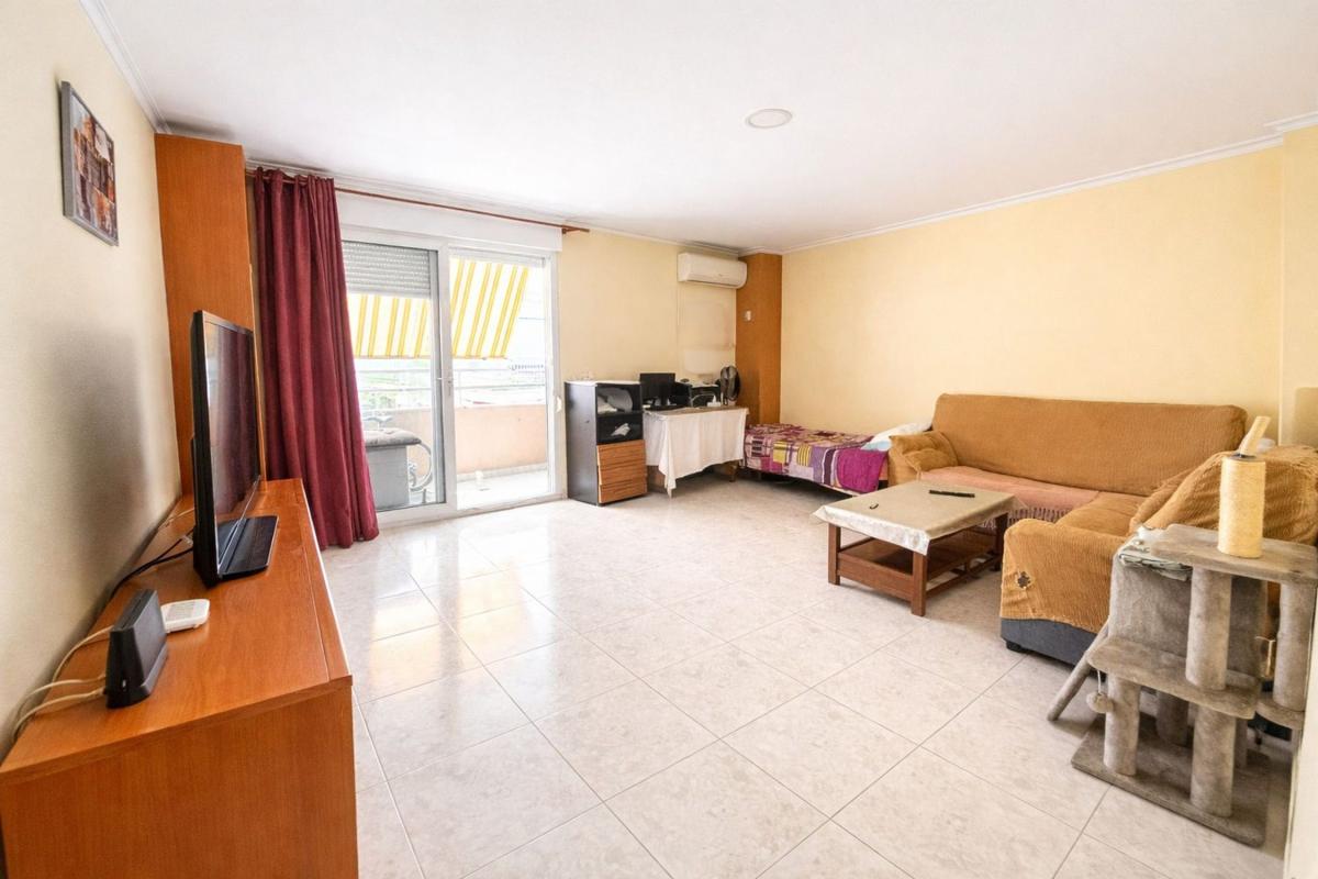 Venta de piso en Piso en Calle de Orihuela, Centro - Muelle Pesquero, Torrevieja, Torrevieja
 photo 2