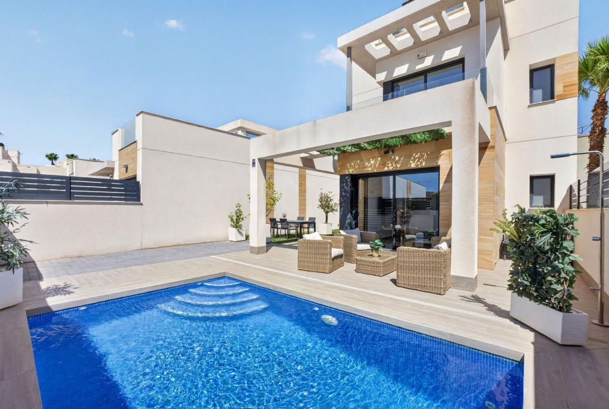 Venta de chalet independiente en La Siesta - El Salado - Torreta, Torrevieja
photo 3