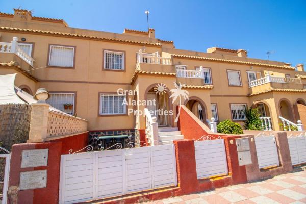 Chalet adosado en Calle Canarias, Monte y Mar, Gran Alacant photo 1