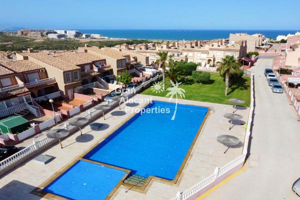 Chalet adosado en Calle Canarias, Monte y Mar, Gran Alacant photo 2