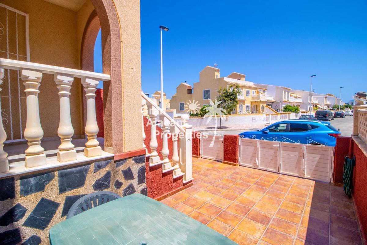 Sale of townhouse in Chalet adosado en Calle Canarias, Monte y Mar, Gran Alacant , Gran Alacant photo 5
