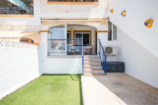 Venta de piso en Piso en Avenida D'Escandinàvia, Monte Faro-Altomar, Gran Alacant, Gran Alacant
thumbnail 3