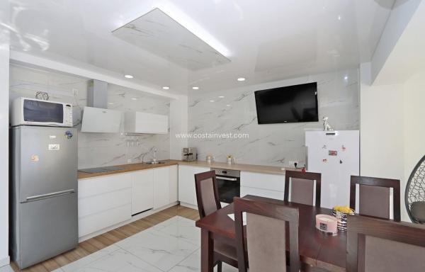 Продажа квартиры на Piso en Avenida Alfredo Nobel, 145, Zona los Frutales, Torrevieja, Торревьеха
 photo 1