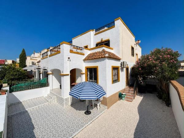 Chalet adosado en Calle Lagunas de Ruidera, 95, Zona Lago - Los Almendros, Orihuela photo 4