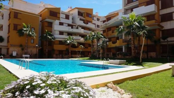 Venta de piso en Piso en Calle Ciclon, 9, Punta Prima, Torrevieja, Torrevieja
 photo 1