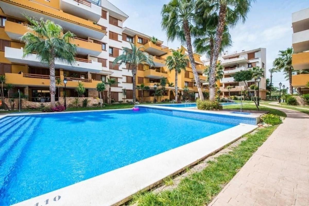 Sprzedaż mieszkania w Piso en Calle Ciclon, 9, Punta Prima, Torrevieja, Torrevieja
photo 2