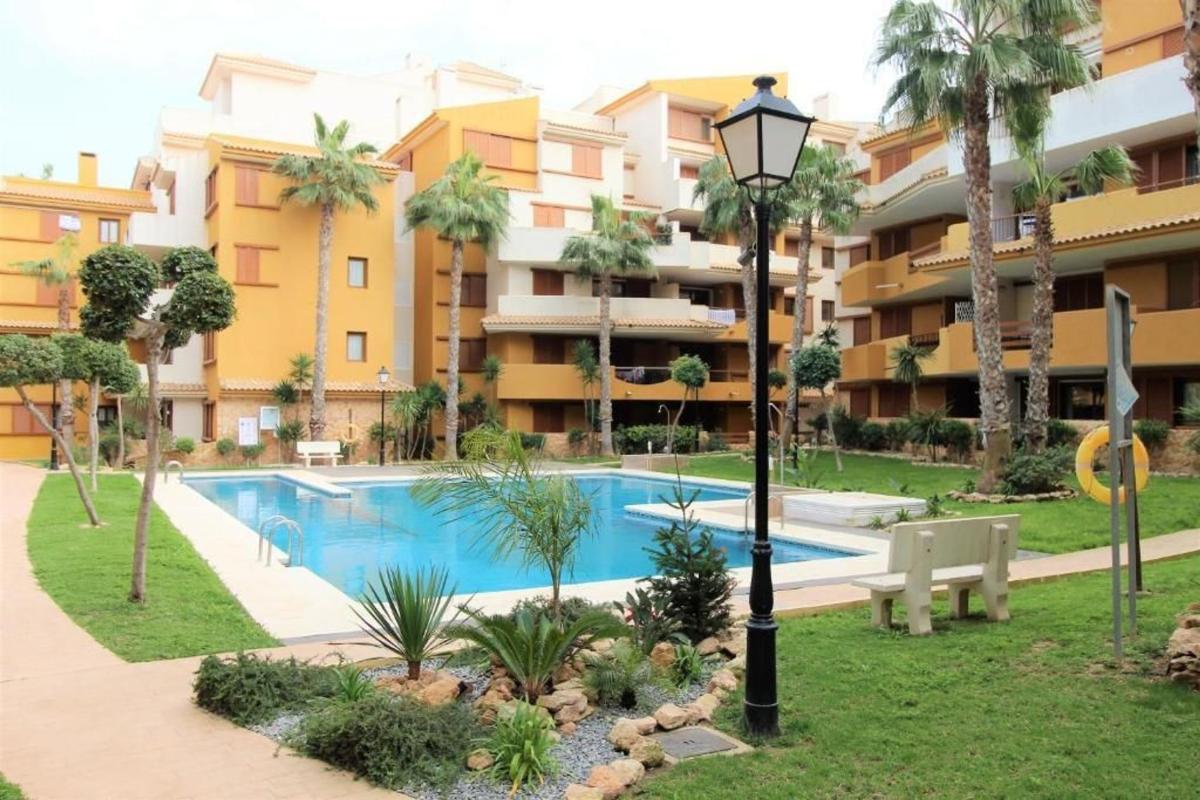 Sprzedaż mieszkania w Piso en Calle Ciclon, 9, Punta Prima, Torrevieja, Torrevieja
photo 3