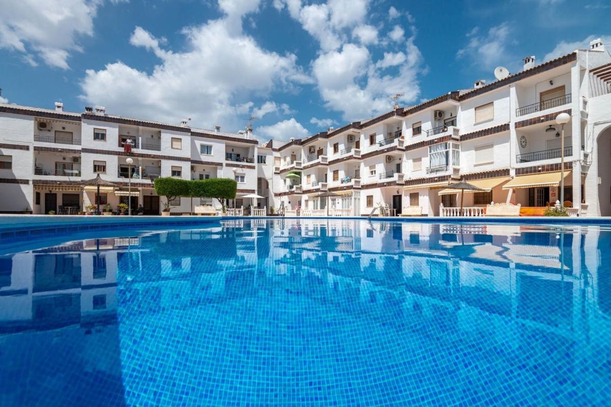 Venta de piso en Piso en Avenida de las Olas, Punta Prima, Torrevieja, Torrevieja
photo 2