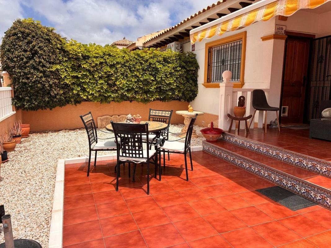 Sprzedaż szeregowego domku w Chalet adosado en Lomas de Cabo Roig, Orihuela , Orihuela photo 5