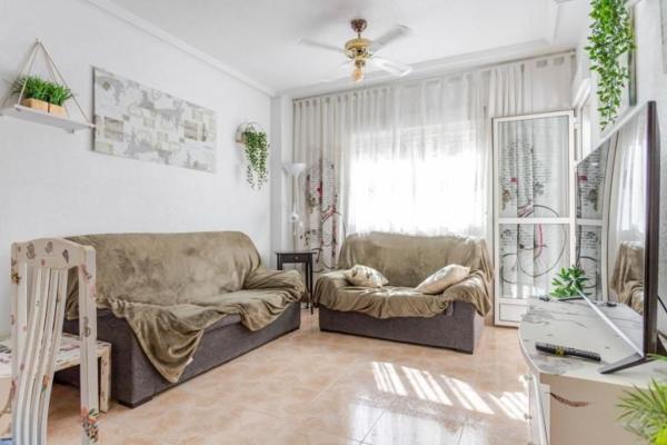 Venta de piso en Piso en Calle del Huerto, Parque de las Naciones, Torrevieja, Torrevieja
thumbnail 3