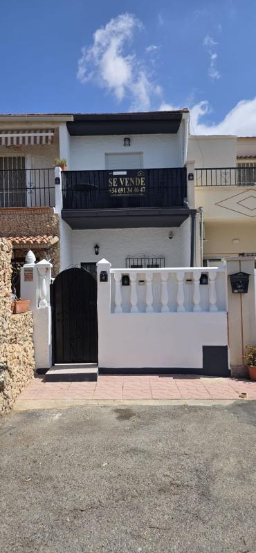 Sale of townhouse in  Chalet adosado en Calle Venus, La Siesta - El Salado - Torreta, Torrevieja , Torrevieja photo 2