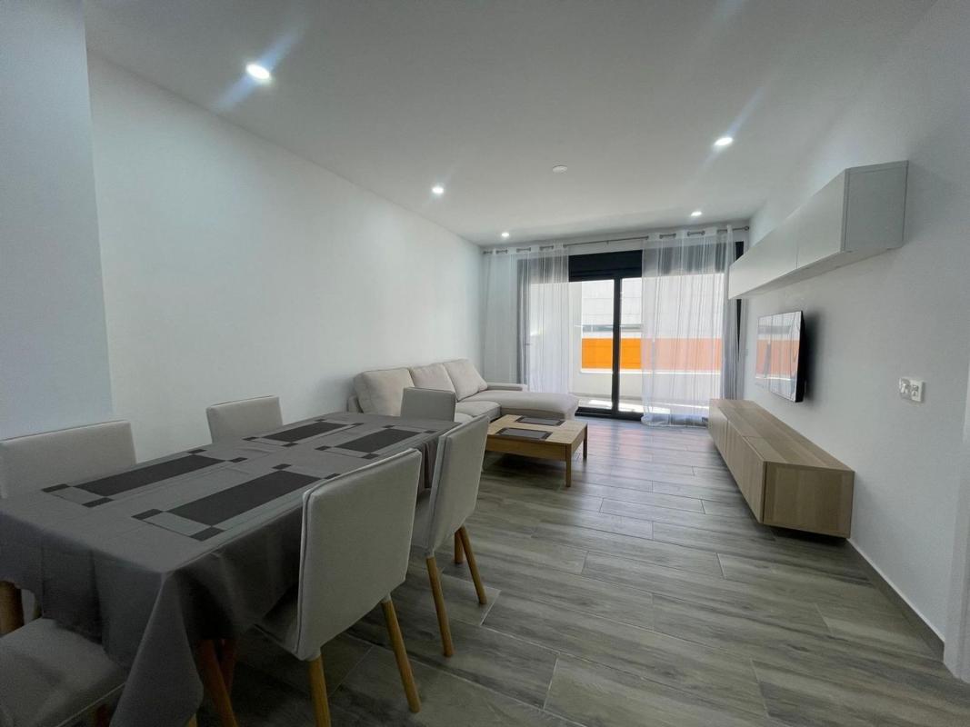 Sale of apartment in Piso en Calle Ramón Gallud, Las Piscinas Naturales, Torrevieja, Torrevieja
photo 2