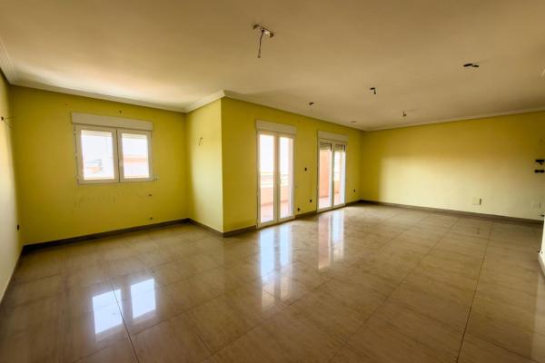 Sale of flat in Piso en Calle Villa Madrid, Puerto Deportivo, Torrevieja, Torrevieja
photo 1
