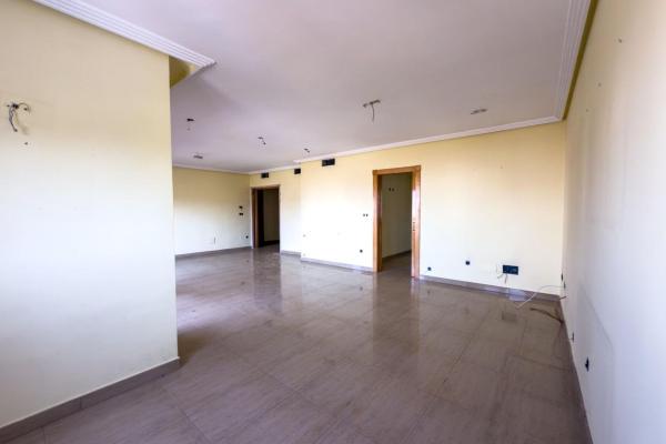 Sale of flat in Piso en Calle Villa Madrid, Puerto Deportivo, Torrevieja, Torrevieja
thumbnail 2