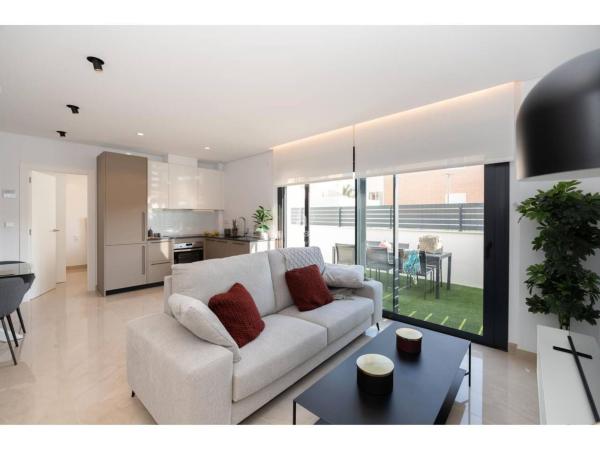 Chalet adosado en La Marina, Elche / Elx thumbnail 1