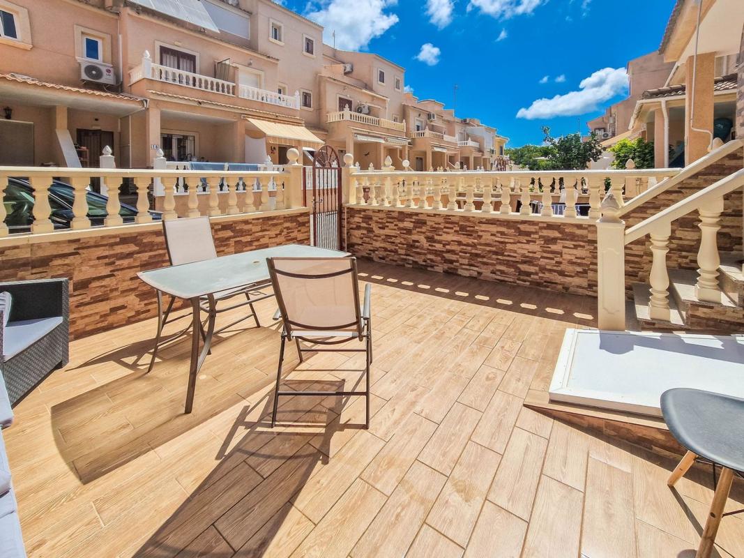 Venta de chalet adosado en Chalet adosado en Calle Jalón, Playa Flamenca, Orihuela , Orihuela photo 5