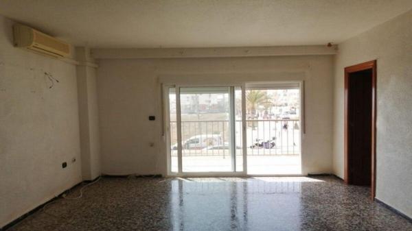 Sale of flat in Arenales del Sol, Elche / Elx
 photo 4