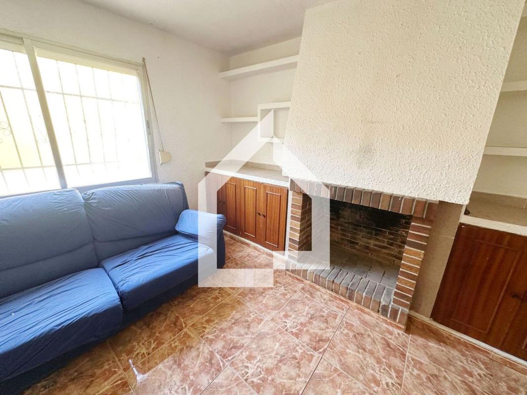 Продажа таунхауса в Chalet adosado en Calle Daimiel, El Tubo, San Vicente del Raspeig , Сан-Висенте-дель-Распейг photo 3