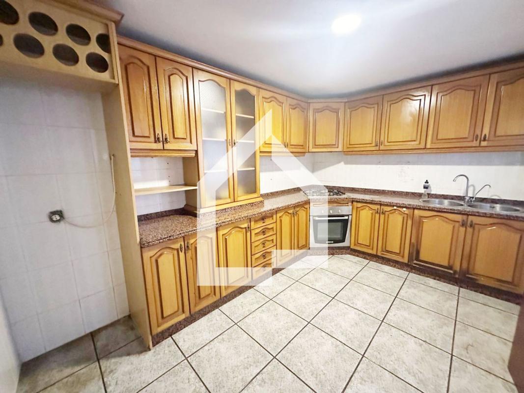 Продажа таунхауса в Chalet adosado en Calle Daimiel, El Tubo, San Vicente del Raspeig , Сан-Висенте-дель-Распейг photo 5