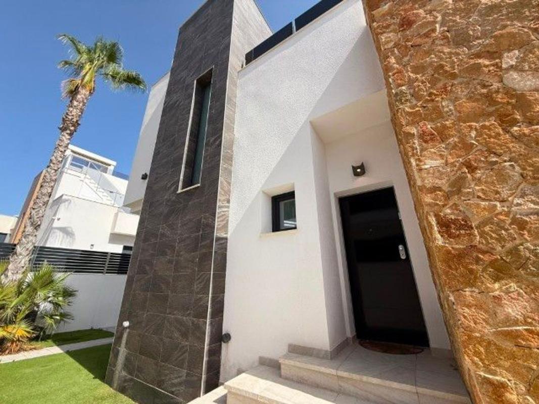 Sale of independent chalet in Casa o chalet independiente en Calle Einstein, 17, Zona los Frutales, Torrevieja, Torrevieja
 photo 5