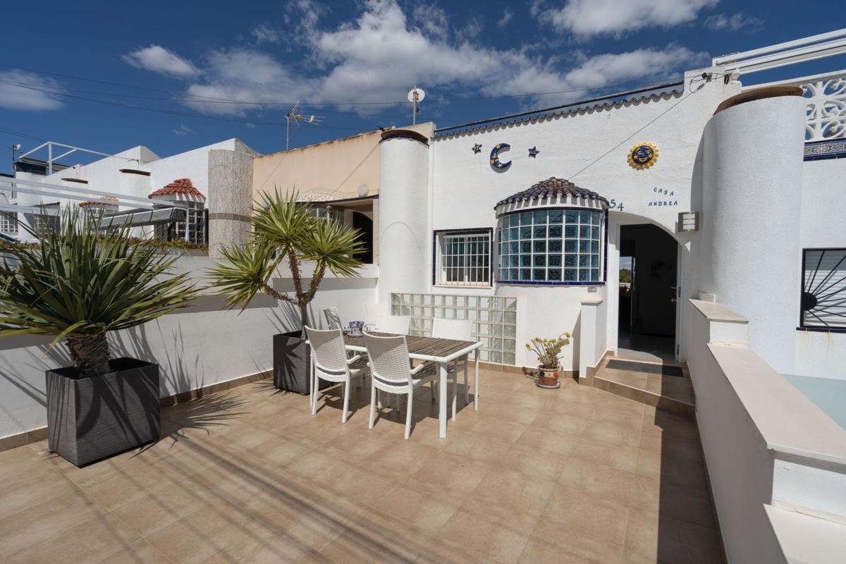 Venta de chalet adosado en Chalet adosado en Calle Soria, Cabo Cervera, Torrevieja , Torrevieja photo 2