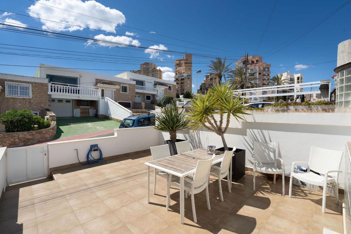 Venta de chalet adosado en Chalet adosado en Calle Soria, Cabo Cervera, Torrevieja , Torrevieja photo 3