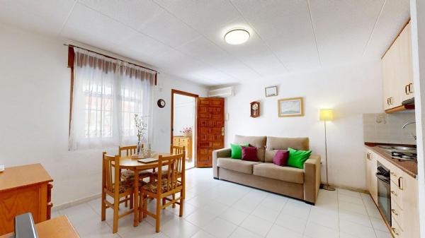 Chalet adosado en Calle Híjar, La Siesta - El Salado - Torreta, Torrevieja photo 1