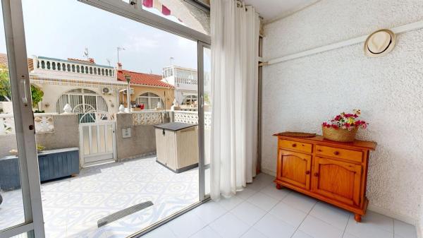 Chalet adosado en Calle Híjar, La Siesta - El Salado - Torreta, Torrevieja thumbnail 3