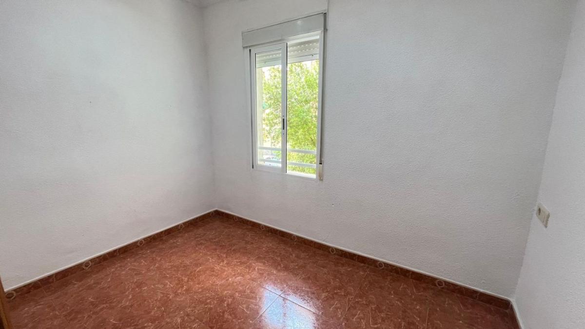 Venta de piso en Piso en Calle Riola, Raval de Santa Teresa-El Asilo, Elche / Elx, Elche / Elx
photo 5