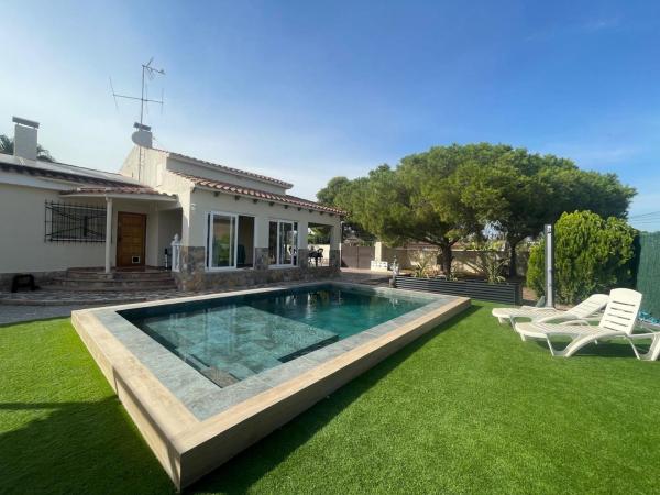 Частный шале на продаже в Casa o chalet independiente en Avenida los Girasoles, Los Girasoles, San Vicente del Raspeig, Сан-Висенте-дель-Распейг thumbnail 1