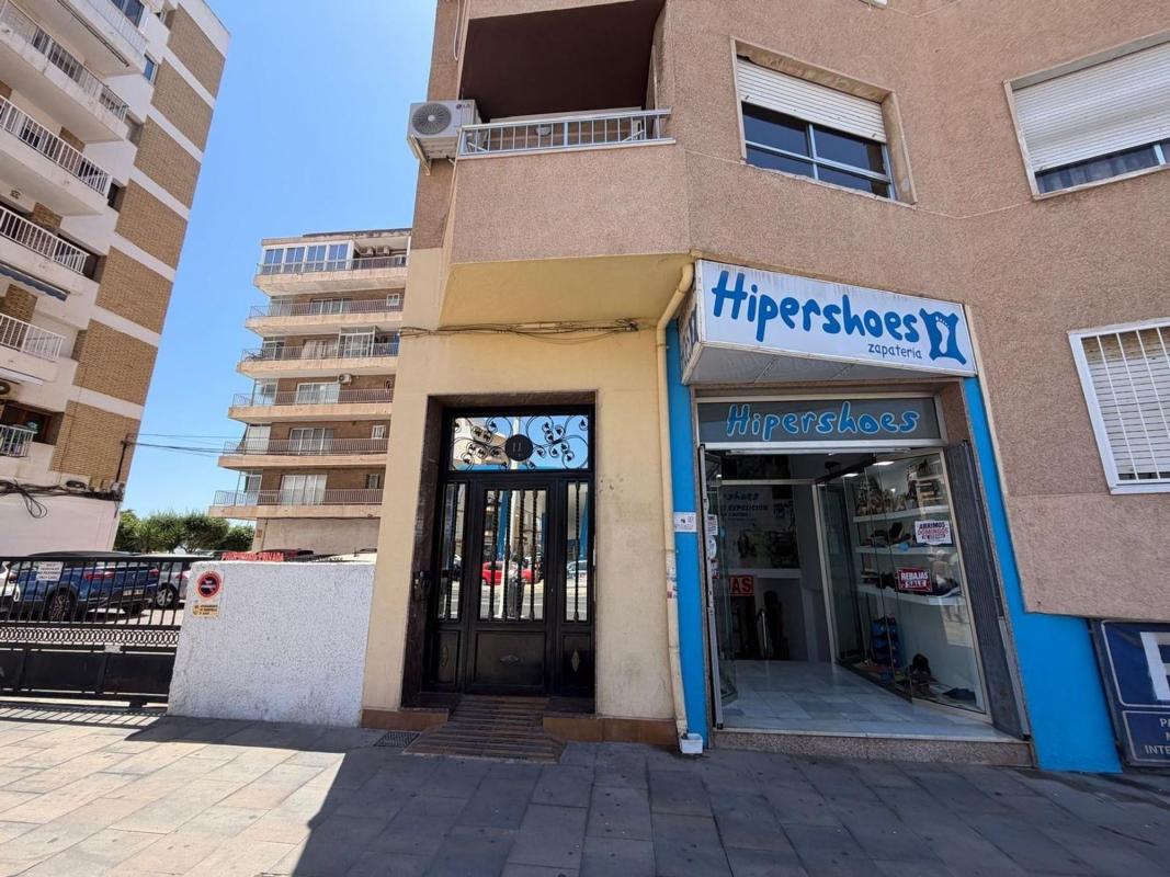 Venta de piso en Piso en Avenida Doctor Gregorio Marañón, Puerto Deportivo, Torrevieja, Torrevieja
 photo 4