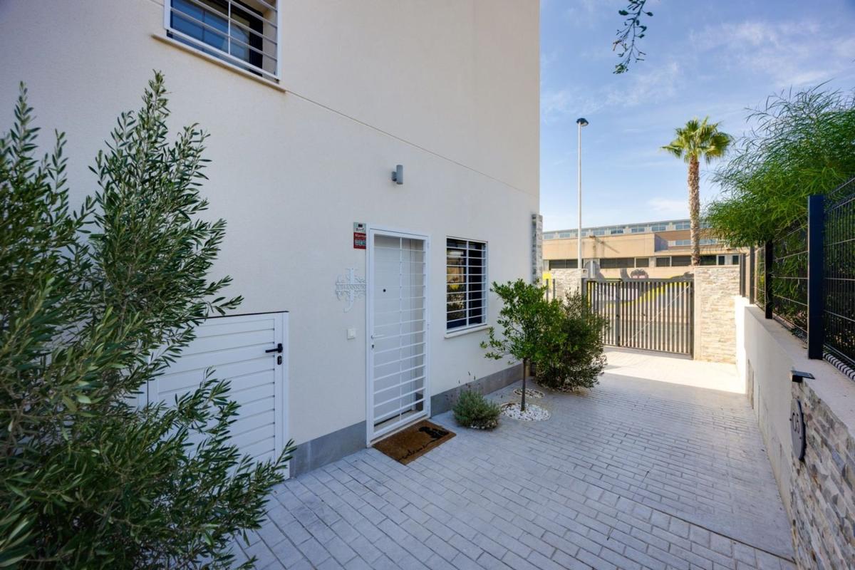 Продажа таунхауса в Chalet adosado en Calle Hierro s/n, Aguas Nuevas, Torrevieja , Торревьеха photo 4