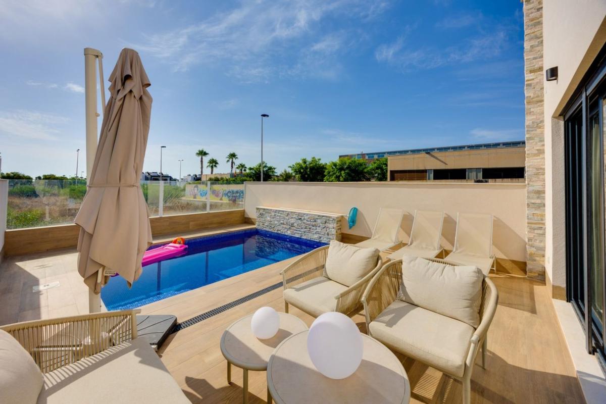 Продажа таунхауса в Chalet adosado en Calle Hierro s/n, Aguas Nuevas, Torrevieja , Торревьеха photo 5