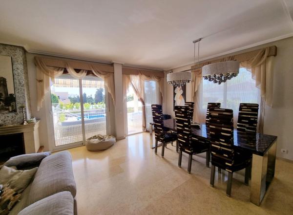 Chalet independiente en venta en Casa o chalet en Avenida de los Europeos, Los Europeos, Torrevieja, Torrevieja
 photo 4
