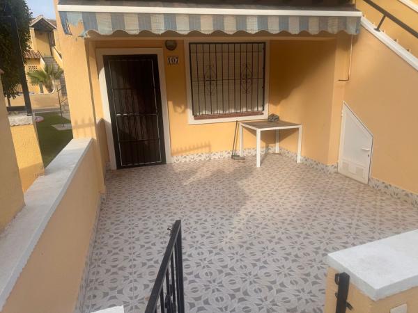 Chalet adosado en 107Los cerezos, 107, Villamartín, Orihuela photo 1