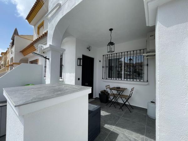 Chalet adosado en Calle Tiberiades, Zona Lago - Los Almendros, Orihuela photo 3
