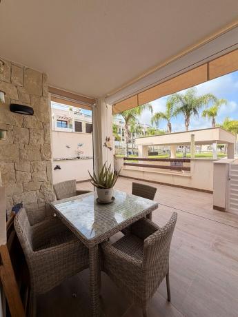 Piso en venta en Piso en Avenida Laguna Azul, Los Balcones - Los Altos del Edén, Torrevieja, Torrevieja photo 2