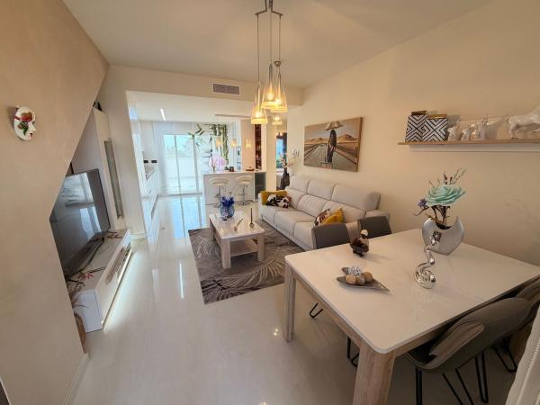 Piso en venta en Piso en Avenida Laguna Azul, Los Balcones - Los Altos del Edén, Torrevieja, Torrevieja photo 4