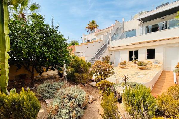Chalet pareado en Cabo Cervera, Torrevieja photo 3